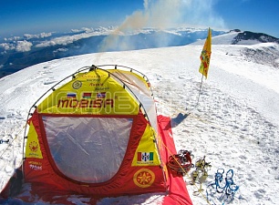 «Мобиба» — первая в мире мобильная баня установленная на вершине Эльбруса!