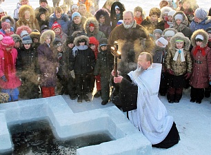 Бердский залив стал если на самым лучшим местом проведения Крещения во всей России, то одним из самых лучших.
